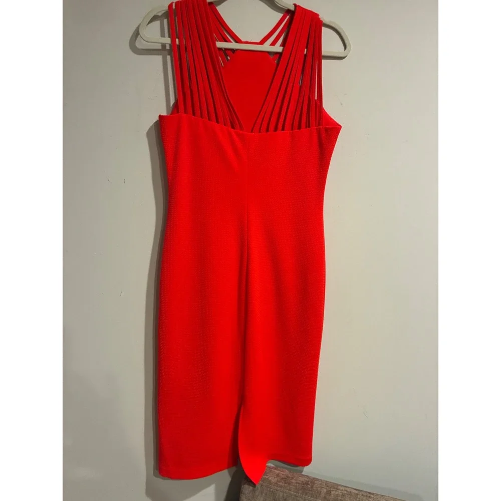 Ronni Nicole Red Textured Sheath Dress Strappy Cage Neckline Size 6‎